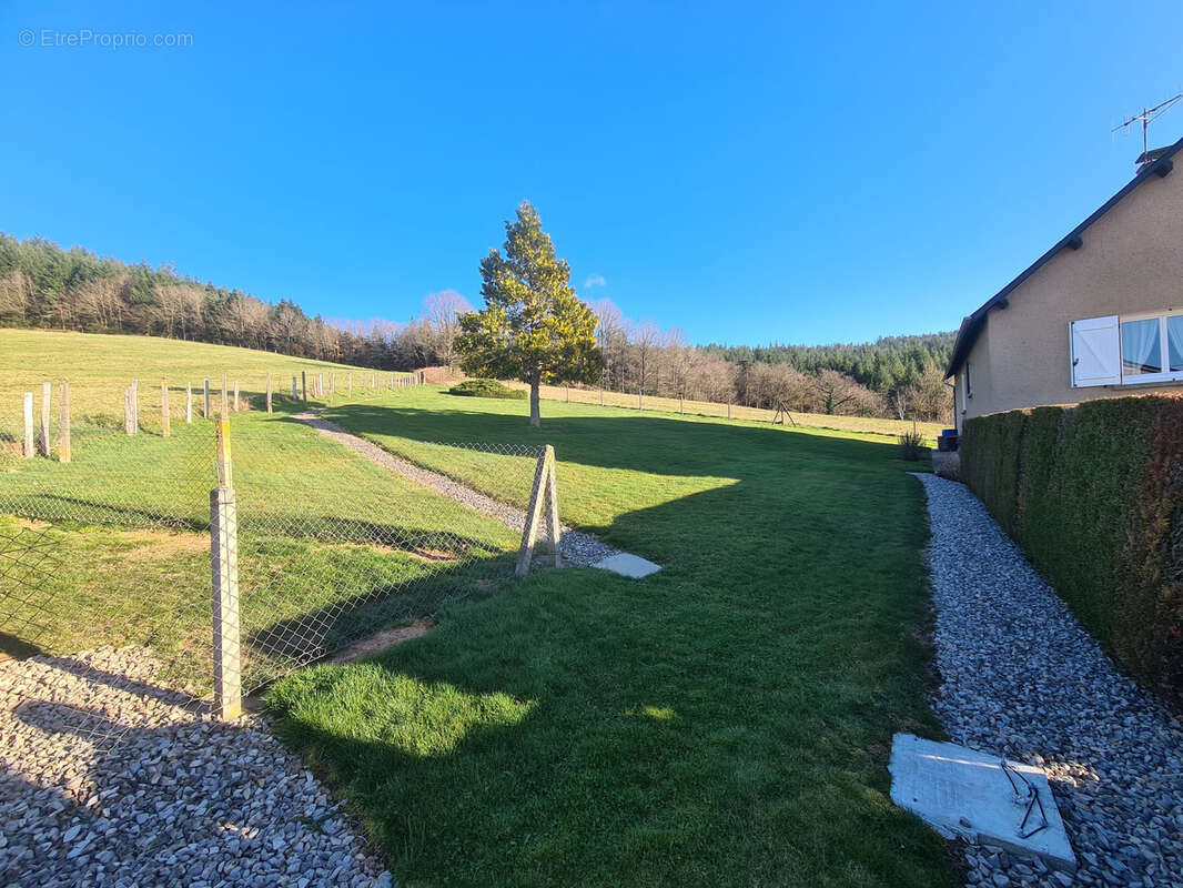 Maison à MONTROZIER