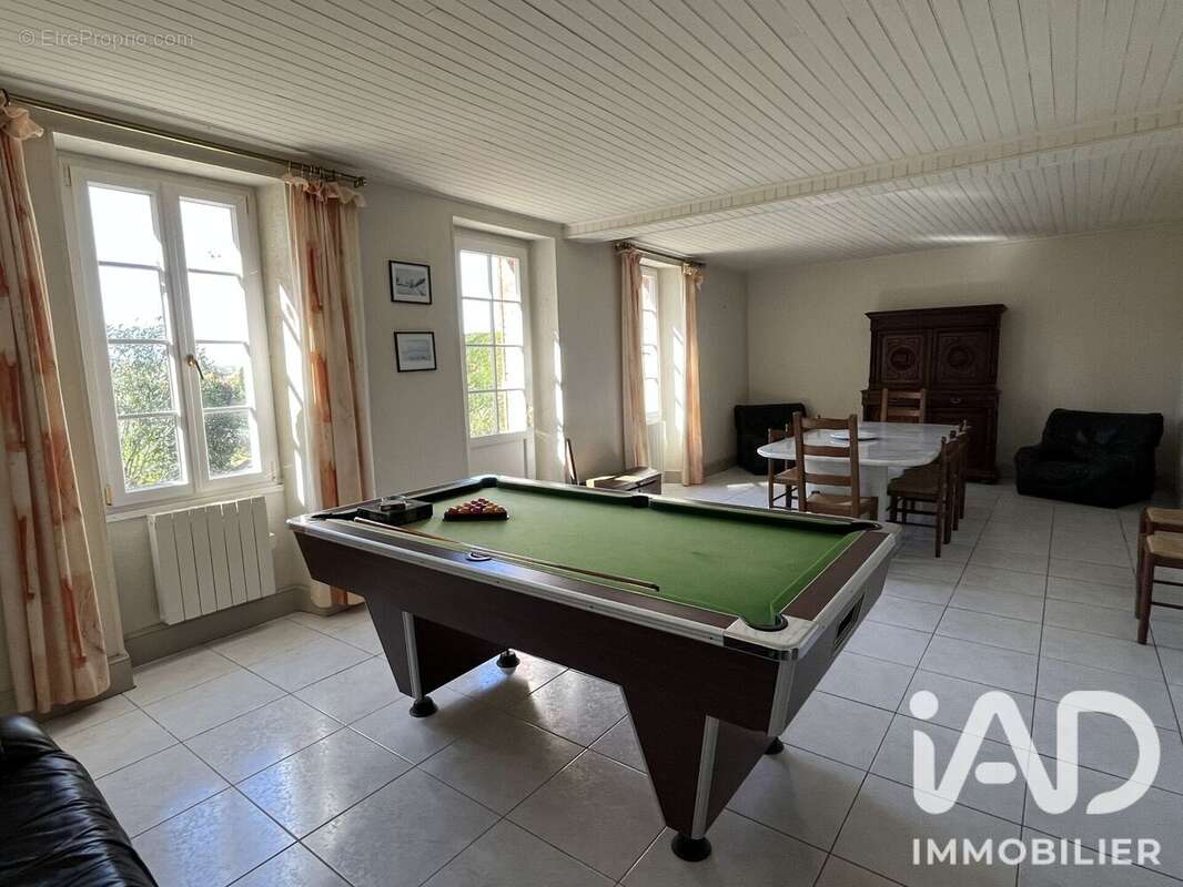 Maison 310 m² à Manciet  - photo 5