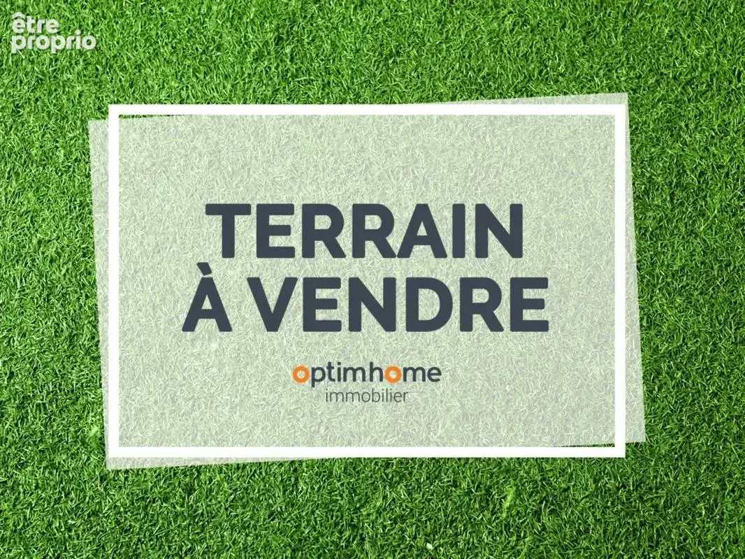 Terrain à SAINT-JACUT-LES-PINS