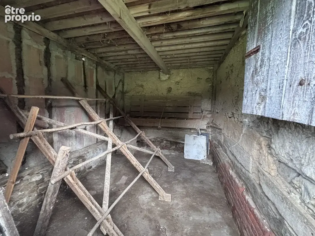 Bel ensemble à réhabiliter en habitation - Pressoir de 110m2 au sol et dépendance sur 7405m2 - photo 6