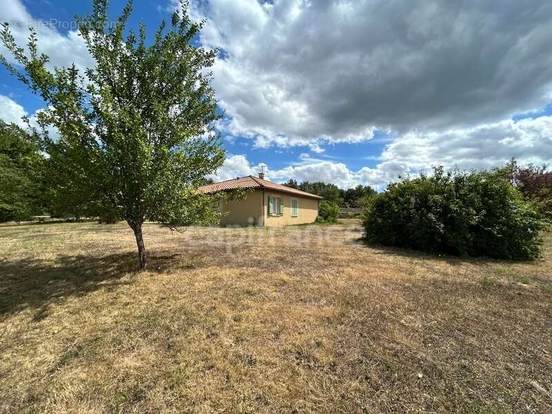 Maison à vendre 10 pièces VAUNAC (24)170m² sur 5160m² de terrain - photo 22