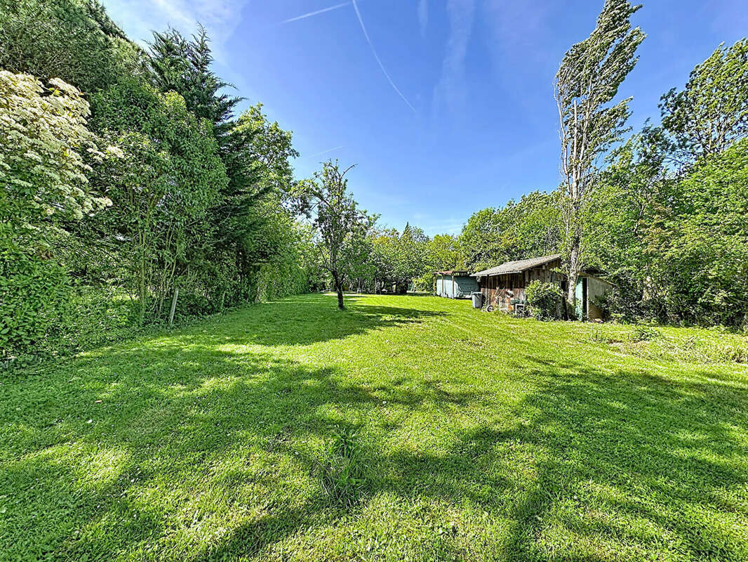 Terrain à SAINT-JEAN