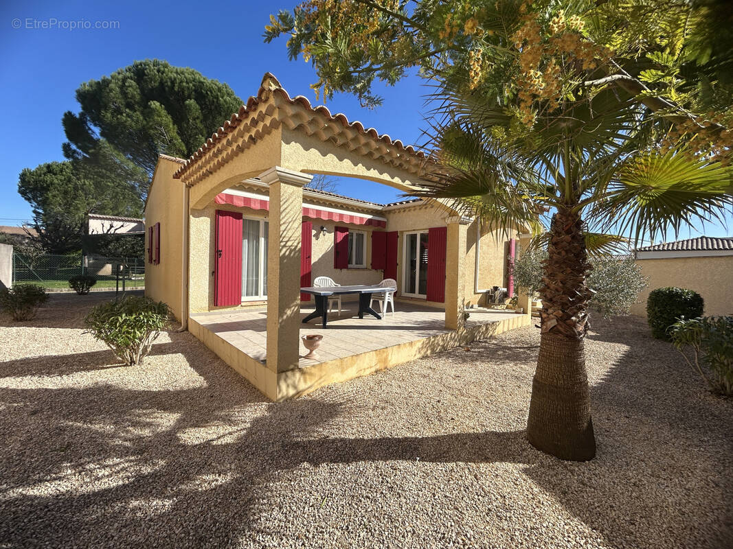 Maison à SAINT-QUENTIN-LA-POTERIE