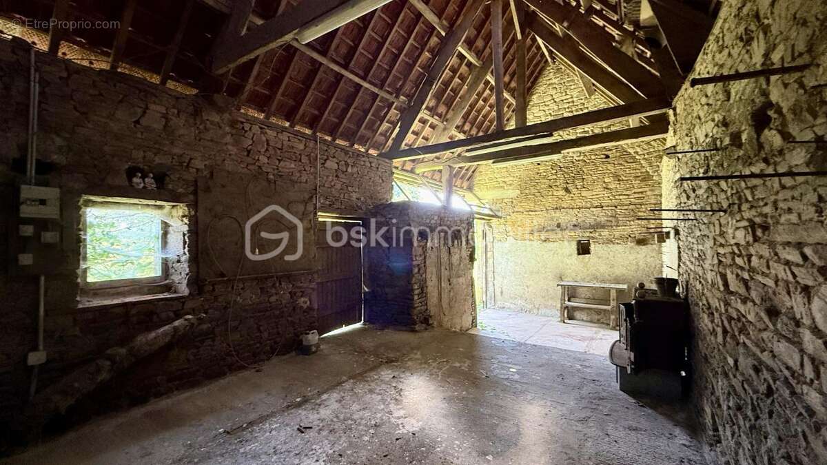 VENGEONS-Maison à Rénover - photo 12