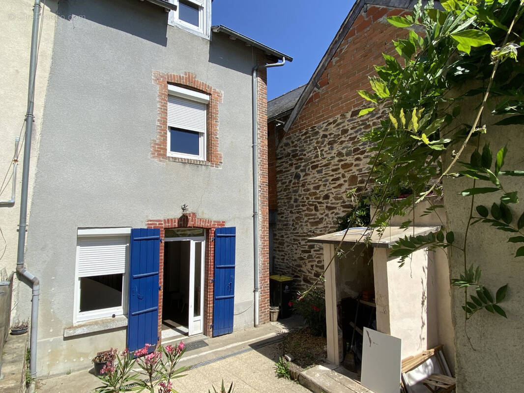Maison à ARNAC-POMPADOUR
