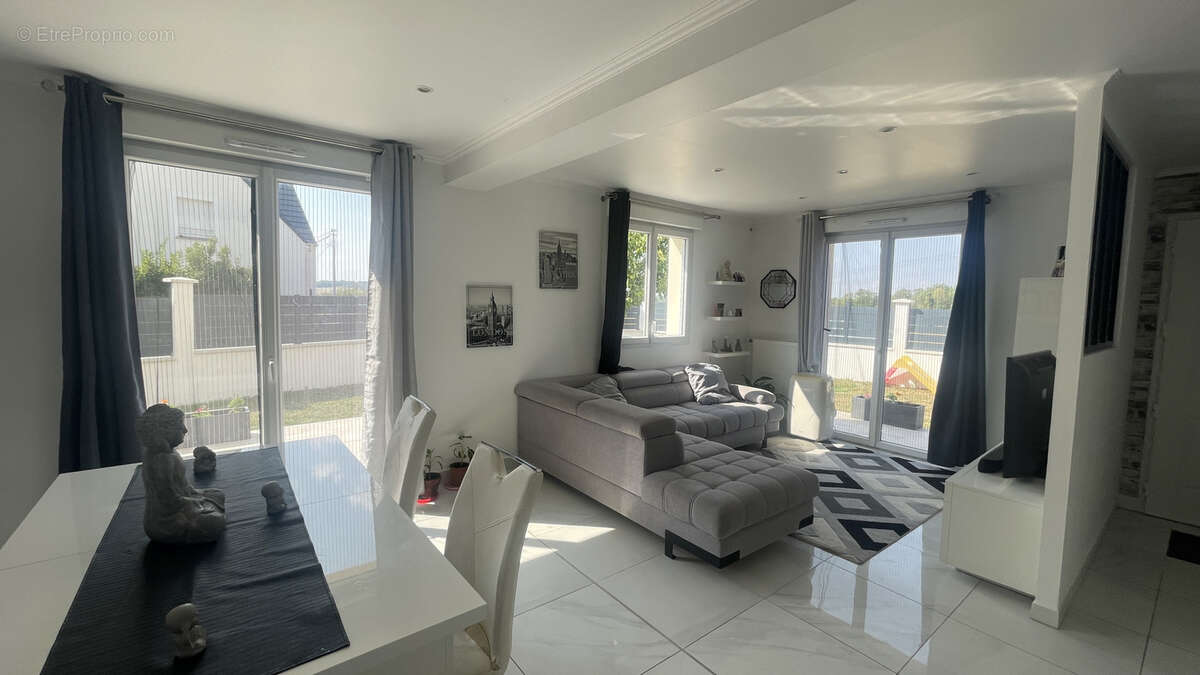 Maison individuelle de trois chambre sur 323m2 de terrain - photo 3