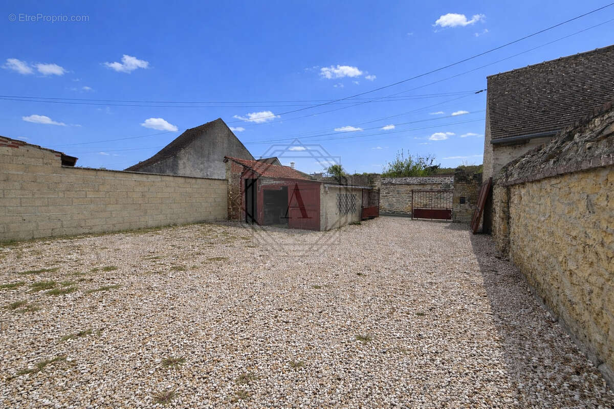 Maison à MOUY