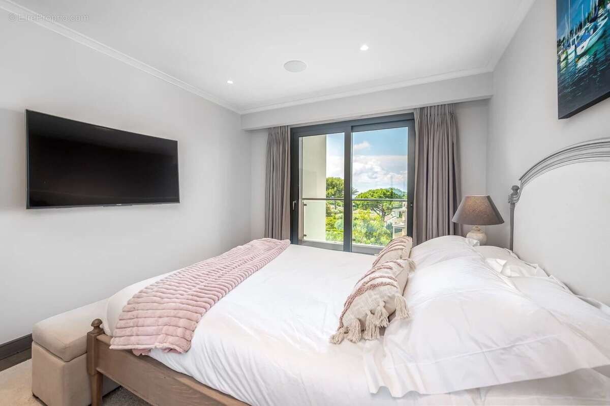 VENDU - CAP D'ANTIBES - Appartement avec vue mer dans résidence d'exception - photo 21