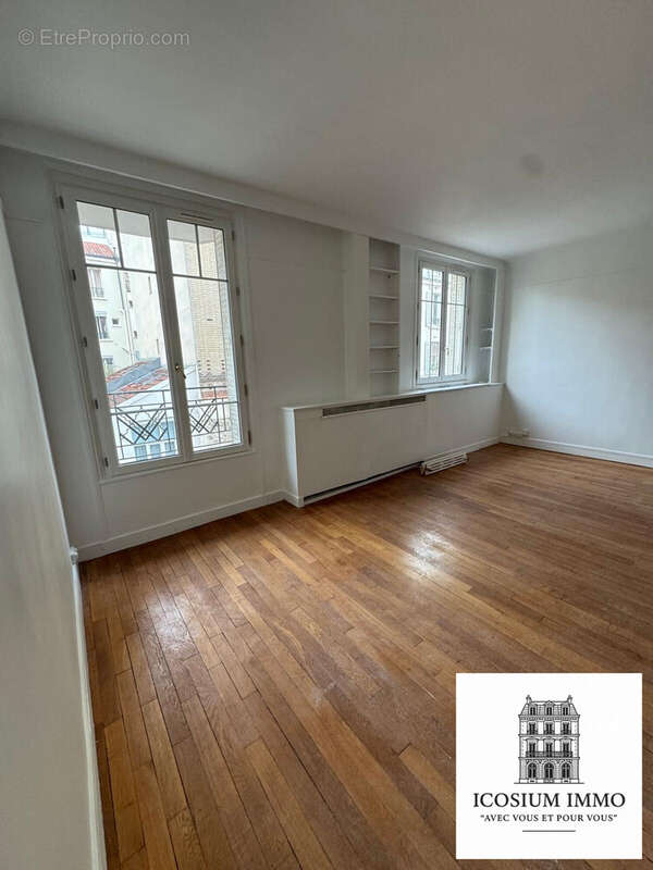 Appartement à PARIS-14E