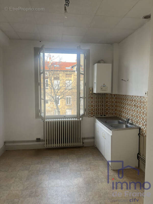 Appartement à SAINT-ETIENNE