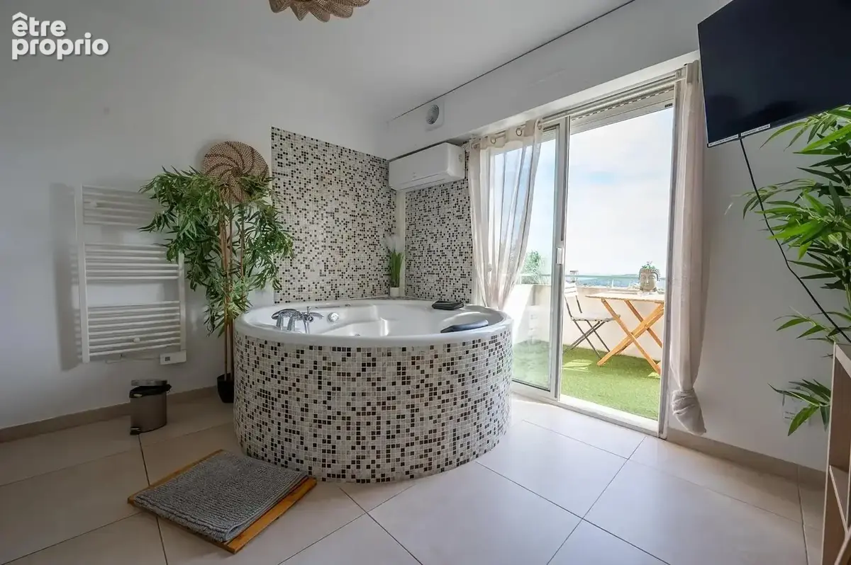 Villefranche-sur-mer – duplex d'exception avec jacuzzi et vue mer panoramique - photo 3