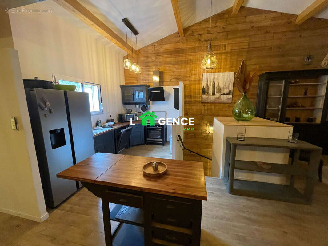 Maison à SAINTE-CROIX-DU-VERDON