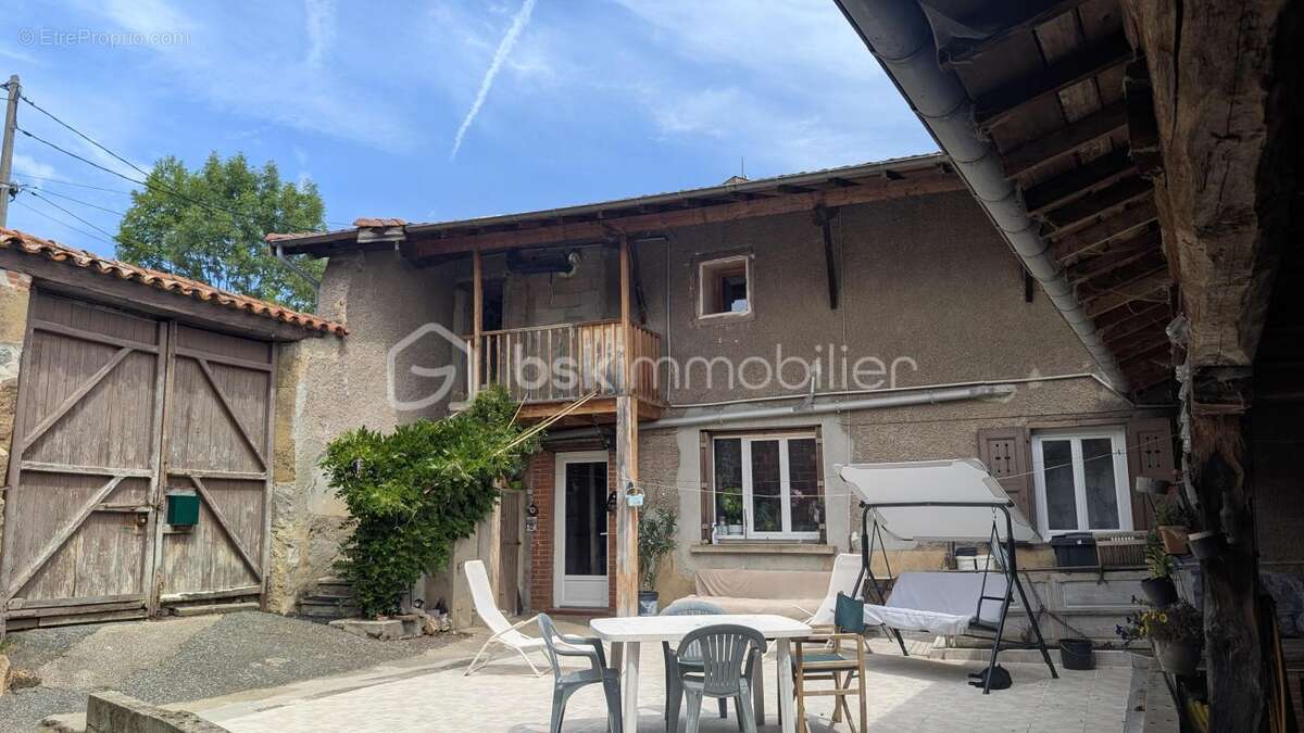 Ferme en U - 138 m² habitables, 4 chambres, jardin et grange - photo 8
