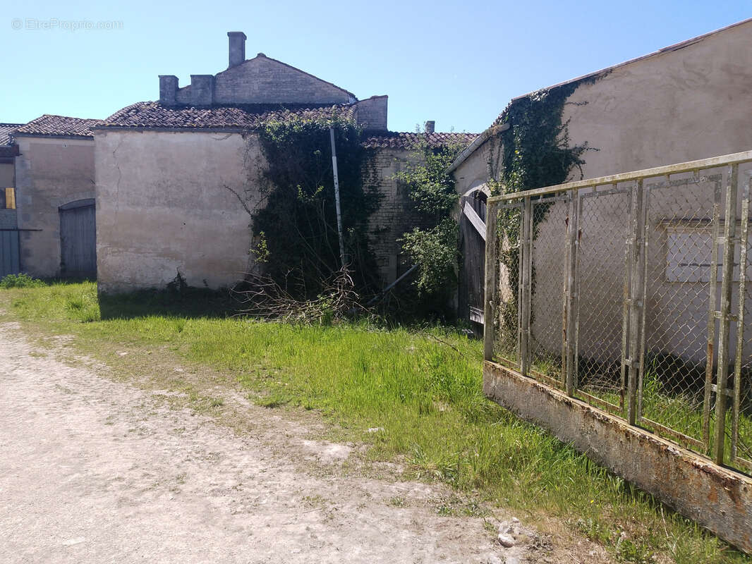 Maison à COURBILLAC