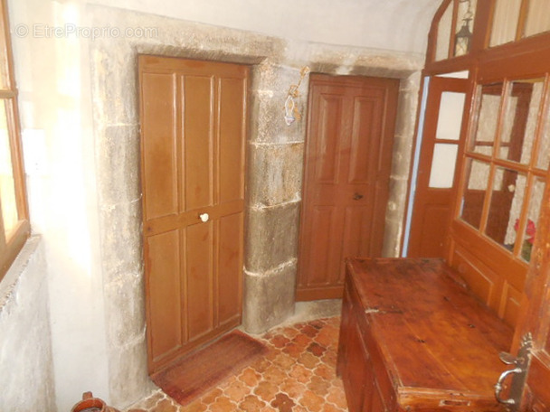 Appartement à MARINGUES