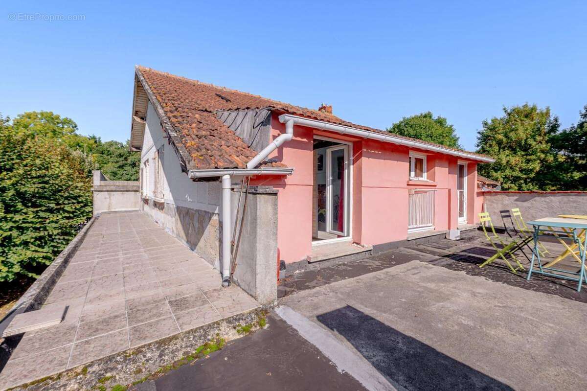 Maison à SOISY-SUR-SEINE