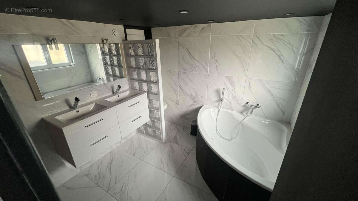 Maison à GOUSSAINVILLE