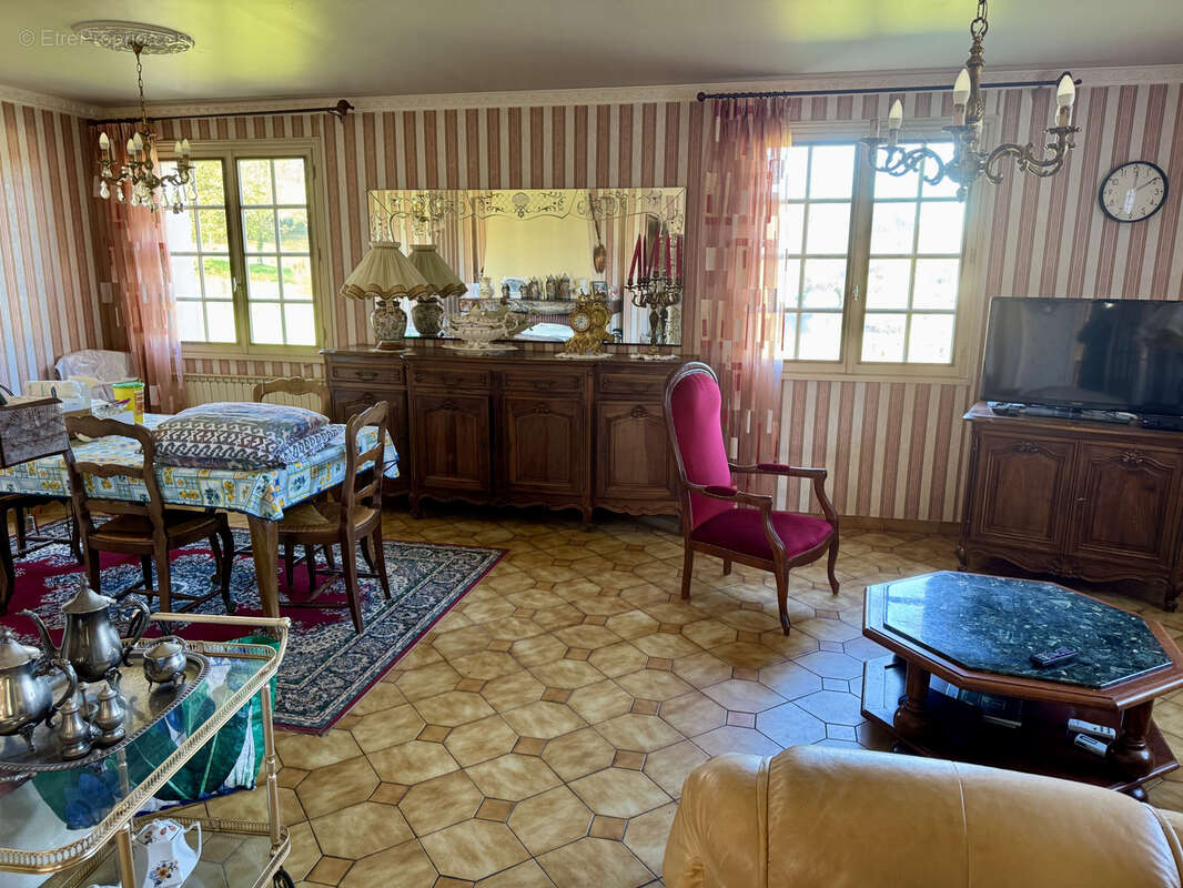 Maison à SAINT-AULAIRE