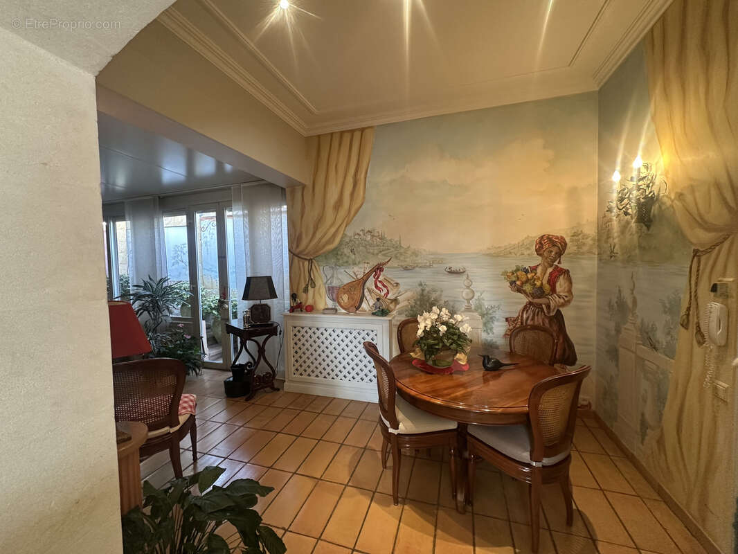 Autre à AIX-EN-PROVENCE