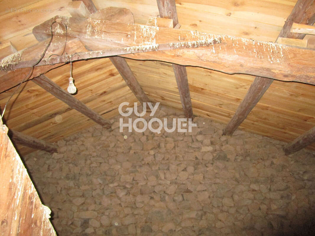 Maison à SIAUGUES-SAINTE-MARIE