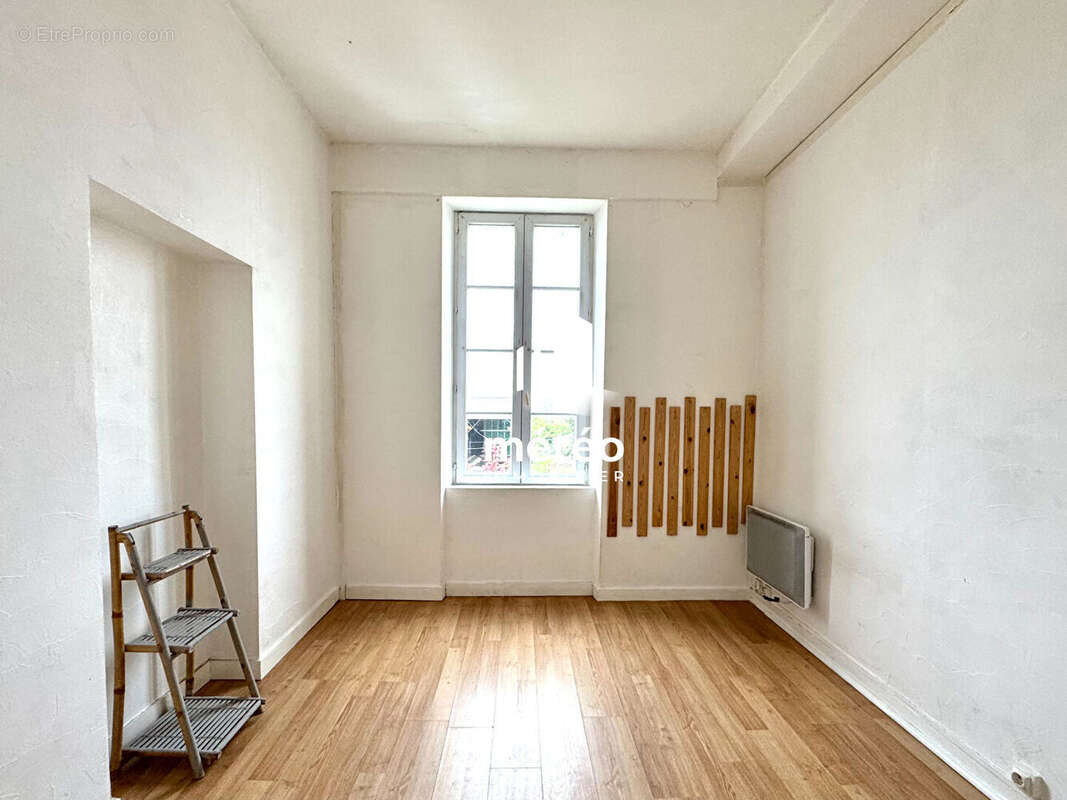 Appartement à LES MAGNILS-REIGNIERS