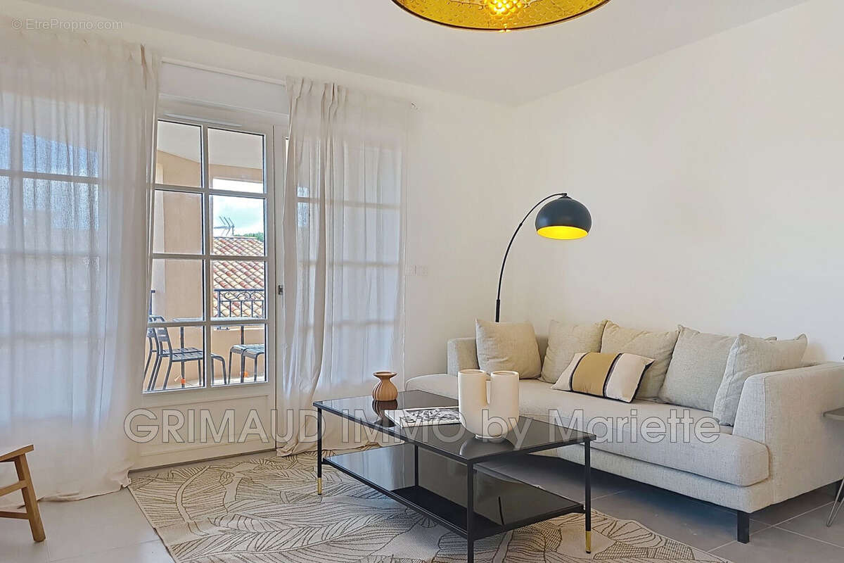 Appartement à GRIMAUD