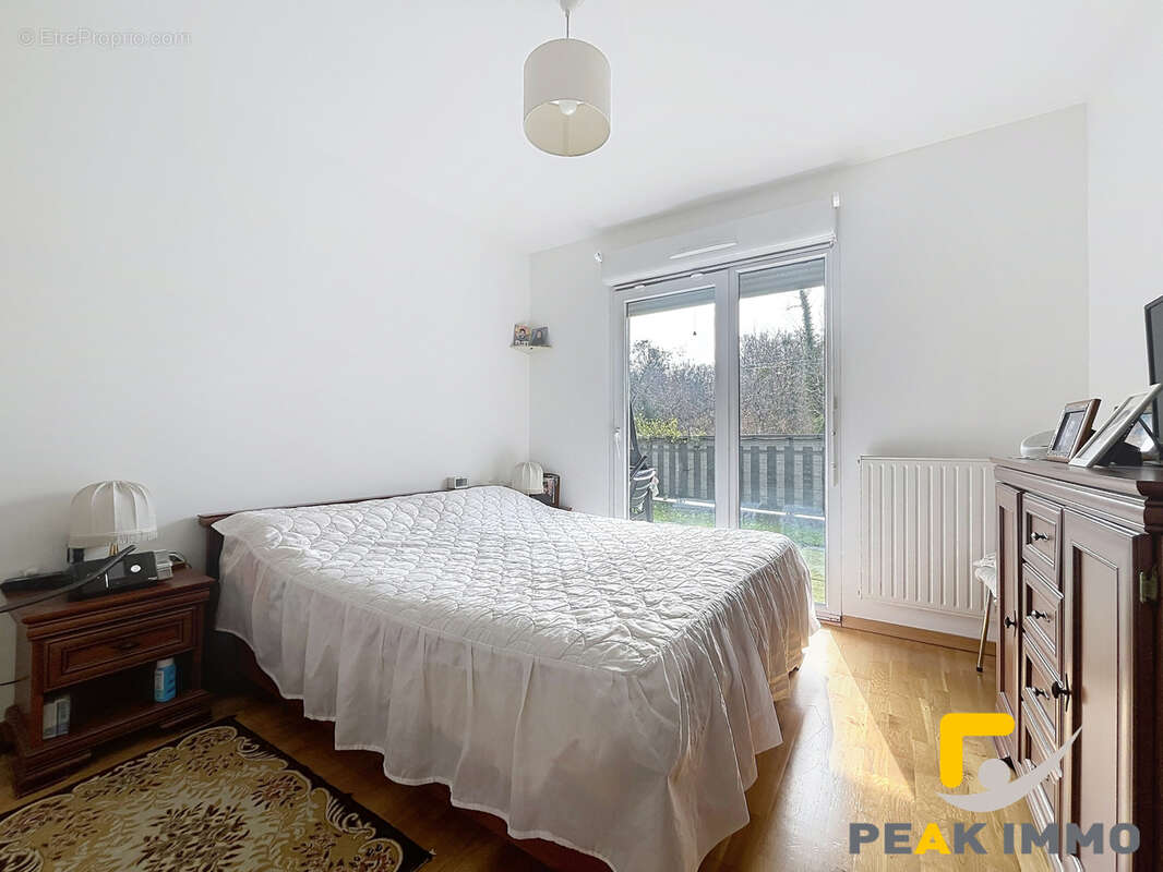 Appartement à BONNE