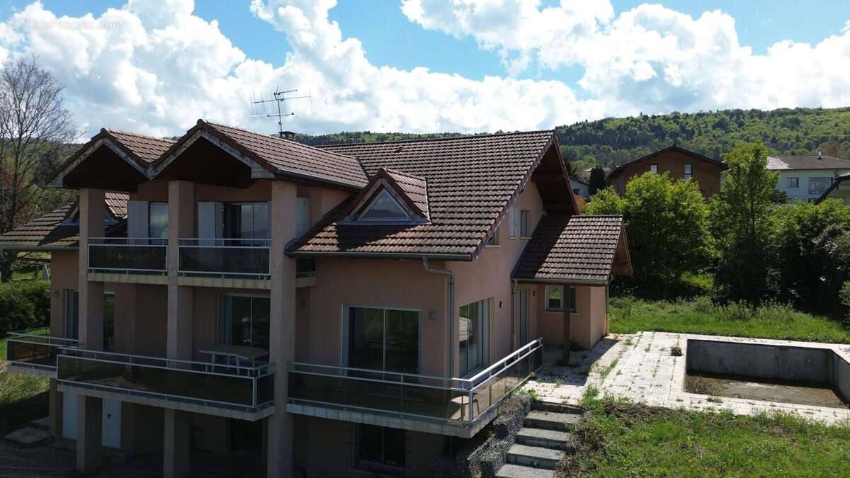 Maison à NEUVECELLE