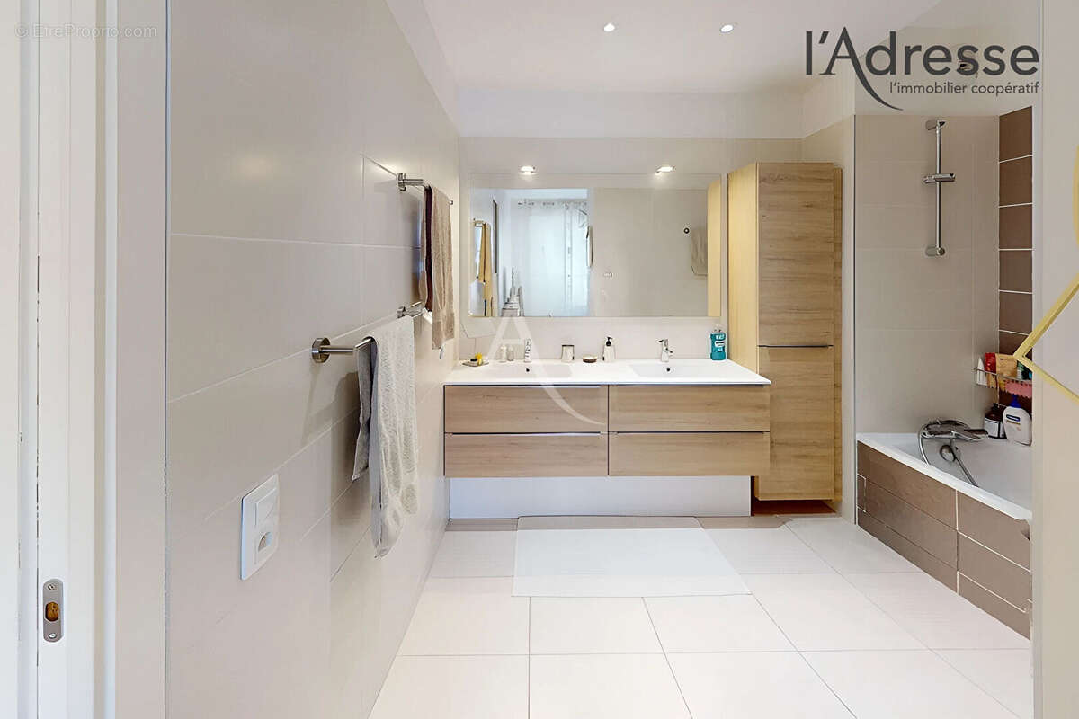 Appartement à SURESNES