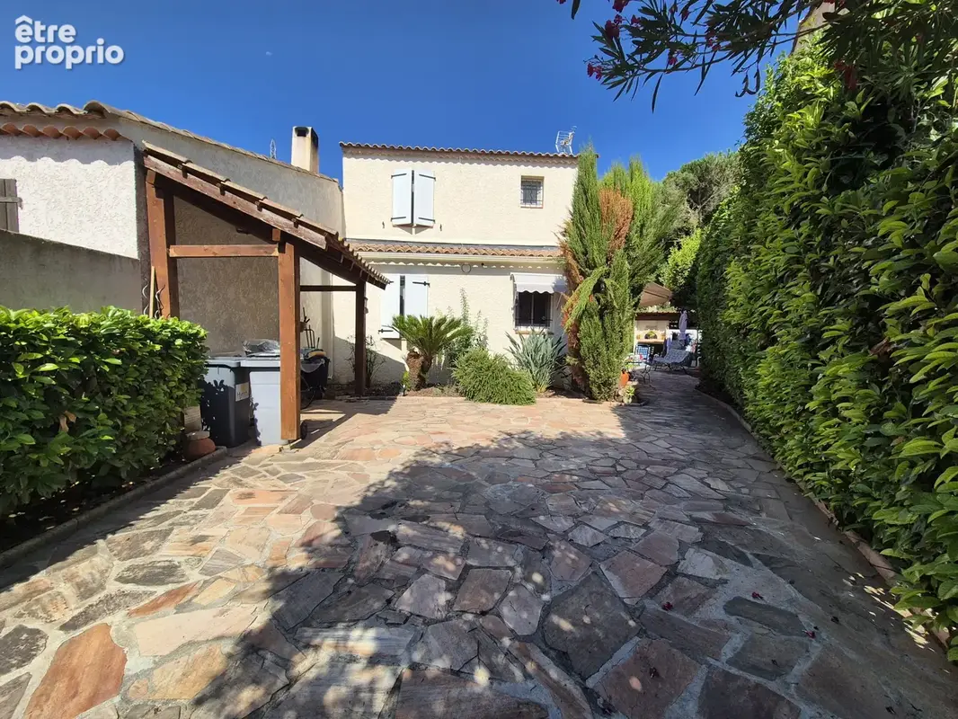Photo Maison à Hyeres au prix de 367 500€