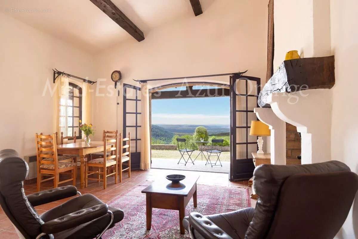 Maison à LA GARDE-FREINET