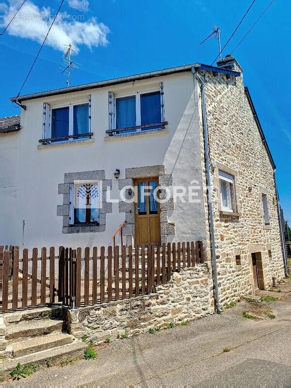 Maison à GUILLAC