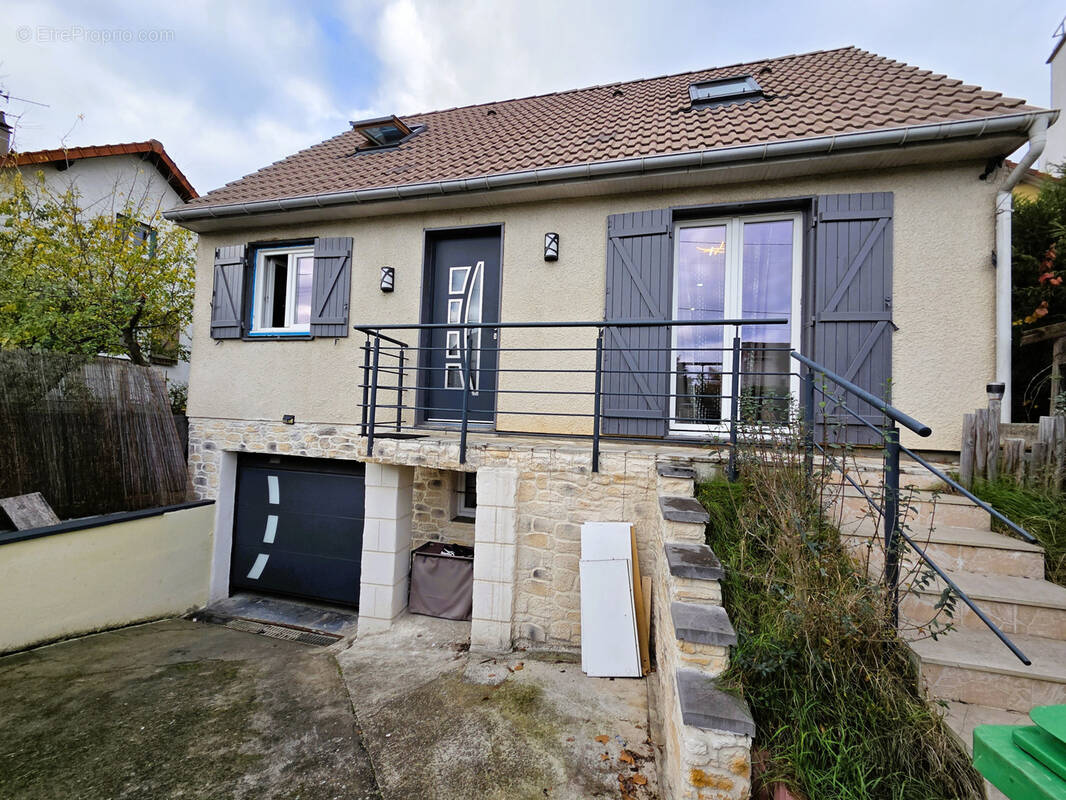 Maison à SAVIGNY-SUR-ORGE