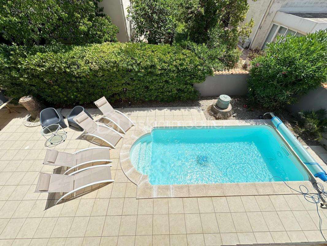 Valras-Plage – Superbe maison T6 de 190 m² avec piscine chauffée et garage sur terrain de 278 m2 - photo 3