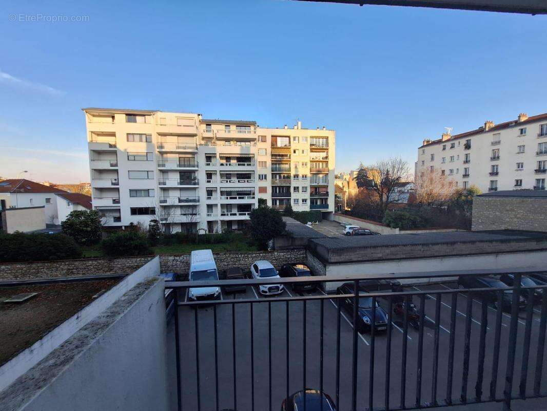 Appartement à COURBEVOIE