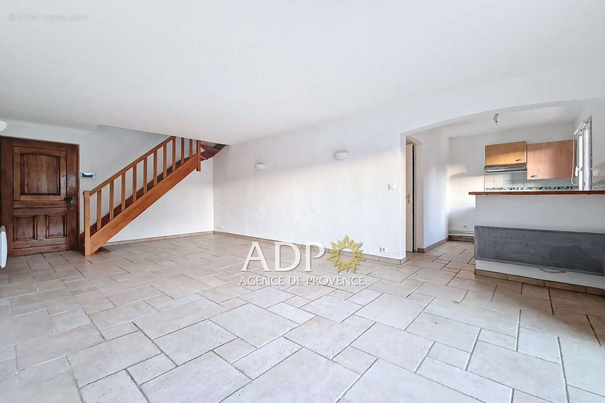 Maison à AURIBEAU-SUR-SIAGNE