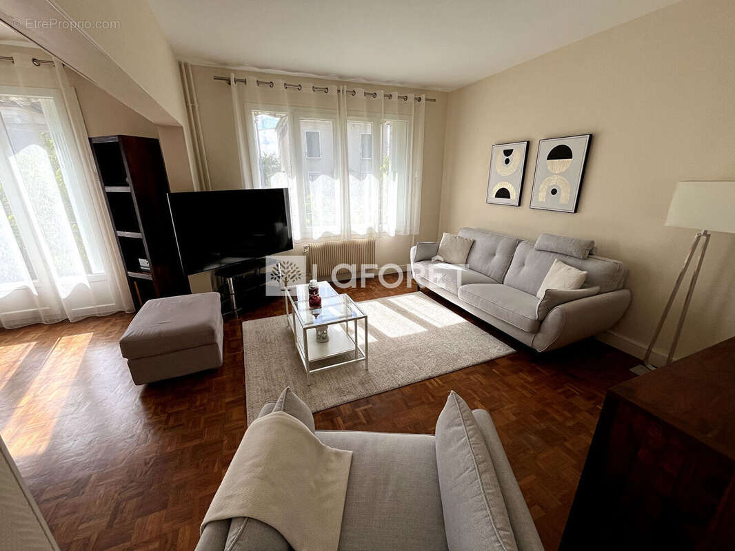 Appartement à LES MUREAUX