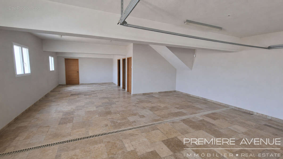 Maison à LA GARDE-FREINET