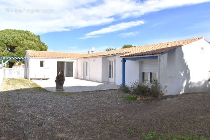 Maison à LA BREE-LES-BAINS