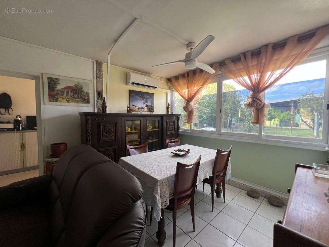 Appartement à LES ABYMES