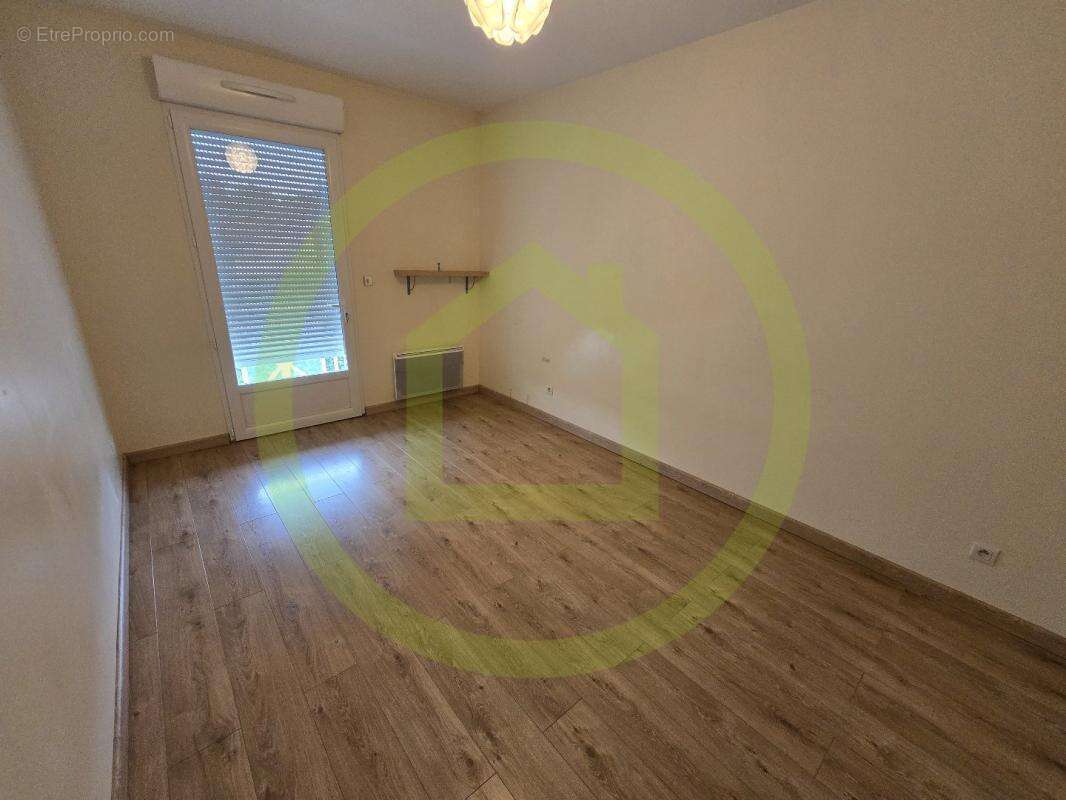 Appartement à SAINT-JEAN-DE-LA-RUELLE