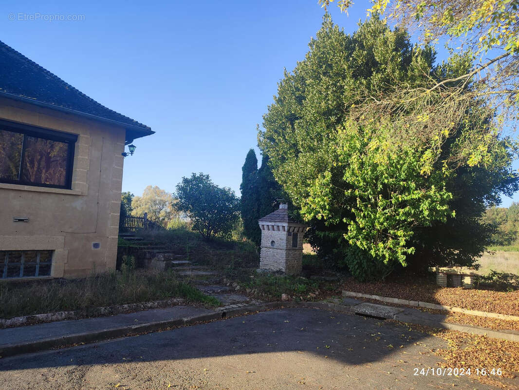 Maison à LA CHARTRE-SUR-LE-LOIR