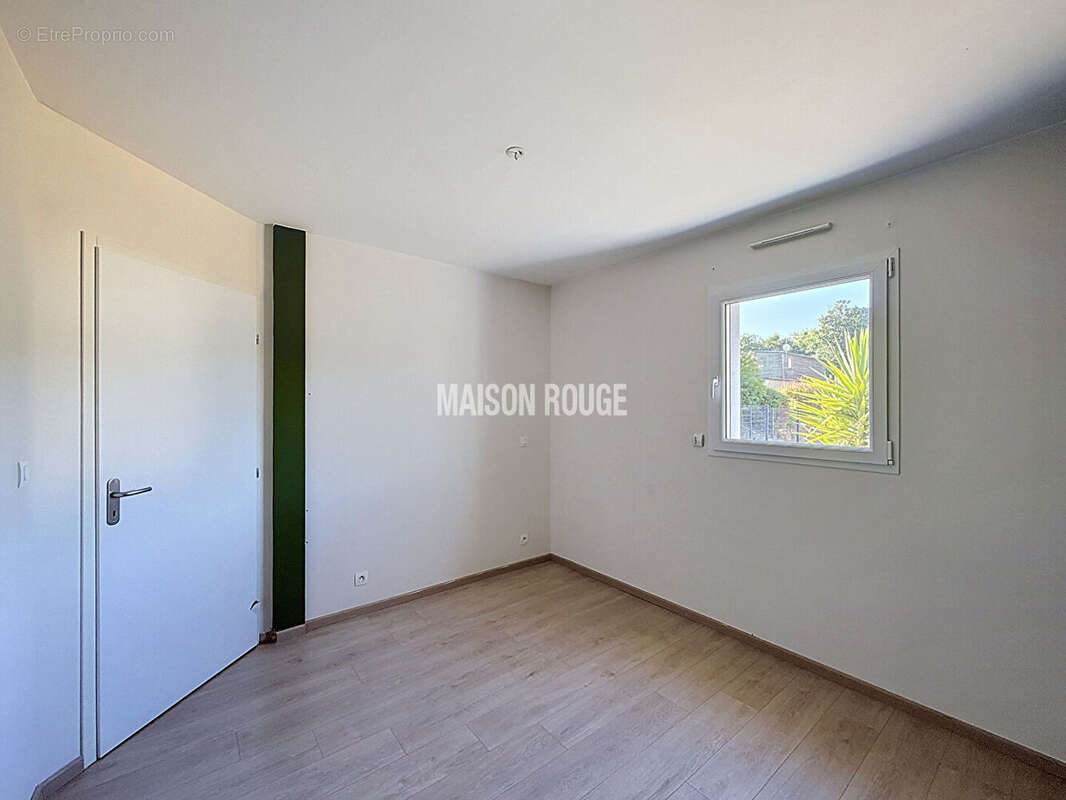 Maison de plain-pied avec quatre chambres et jardin - photo 24