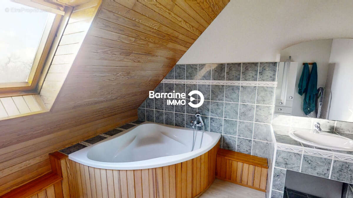 Maison spacieuse à vendre à ARGOL - photo 14