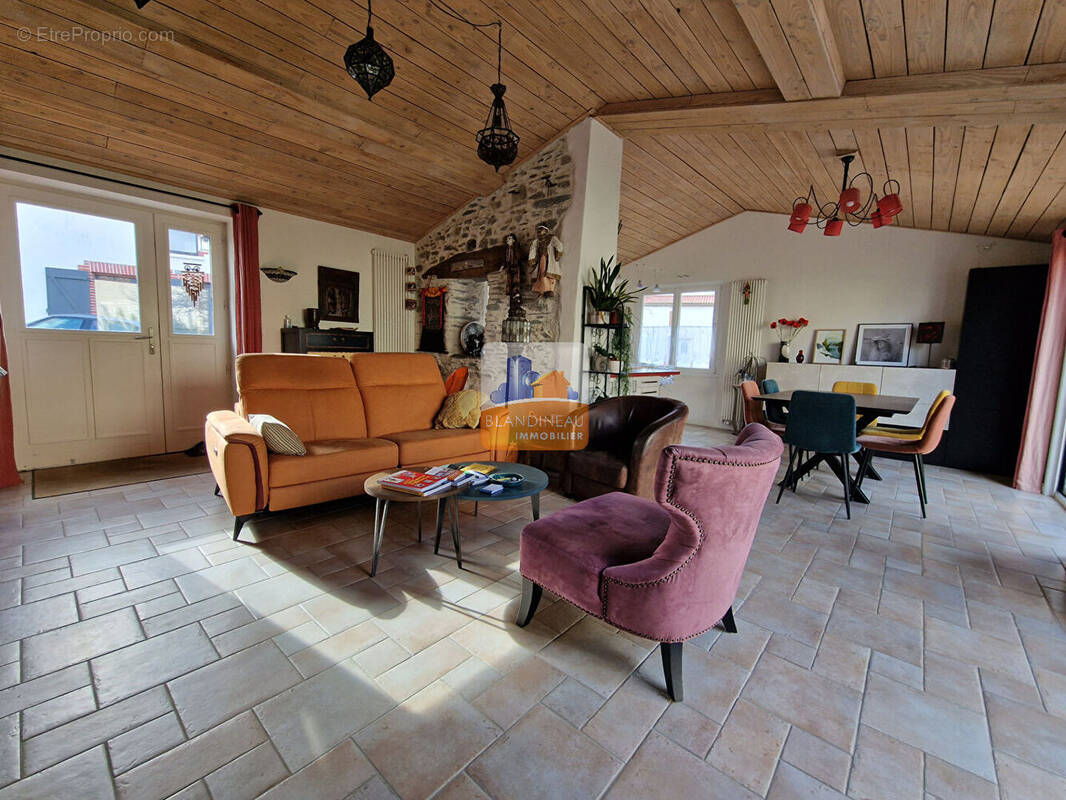 Maison à BOUGUENAIS