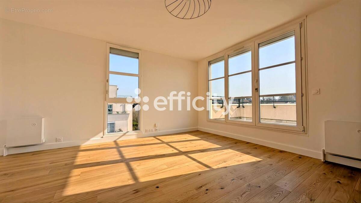 Appartement à LOGNES