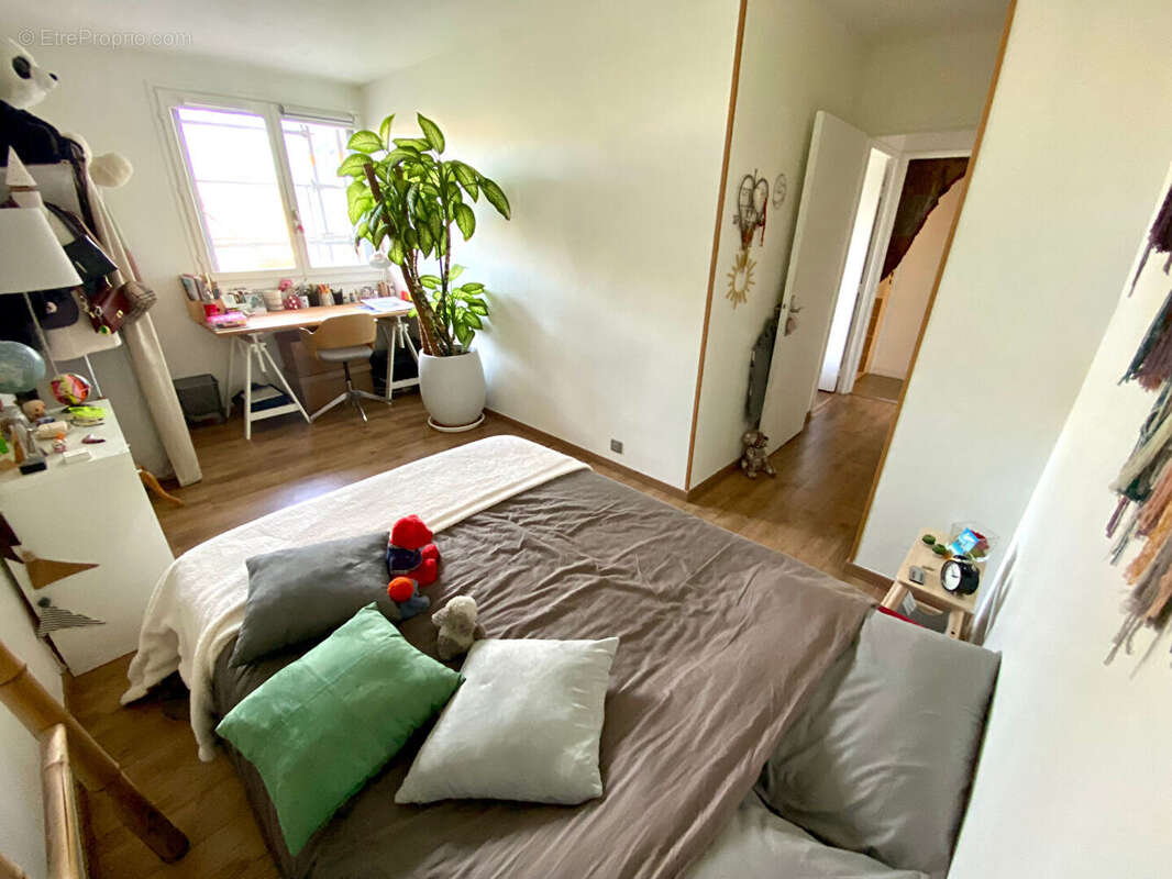 Appartement à SARTROUVILLE