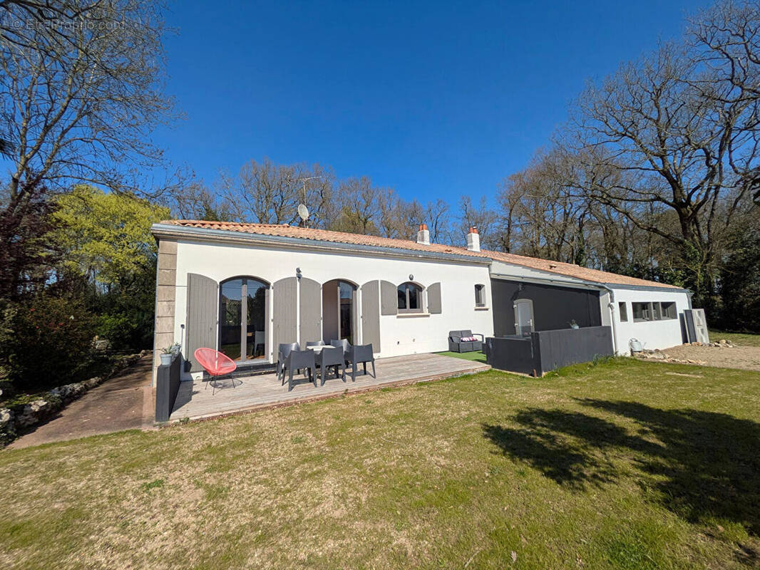 Maison à DOMPIERRE-SUR-MER