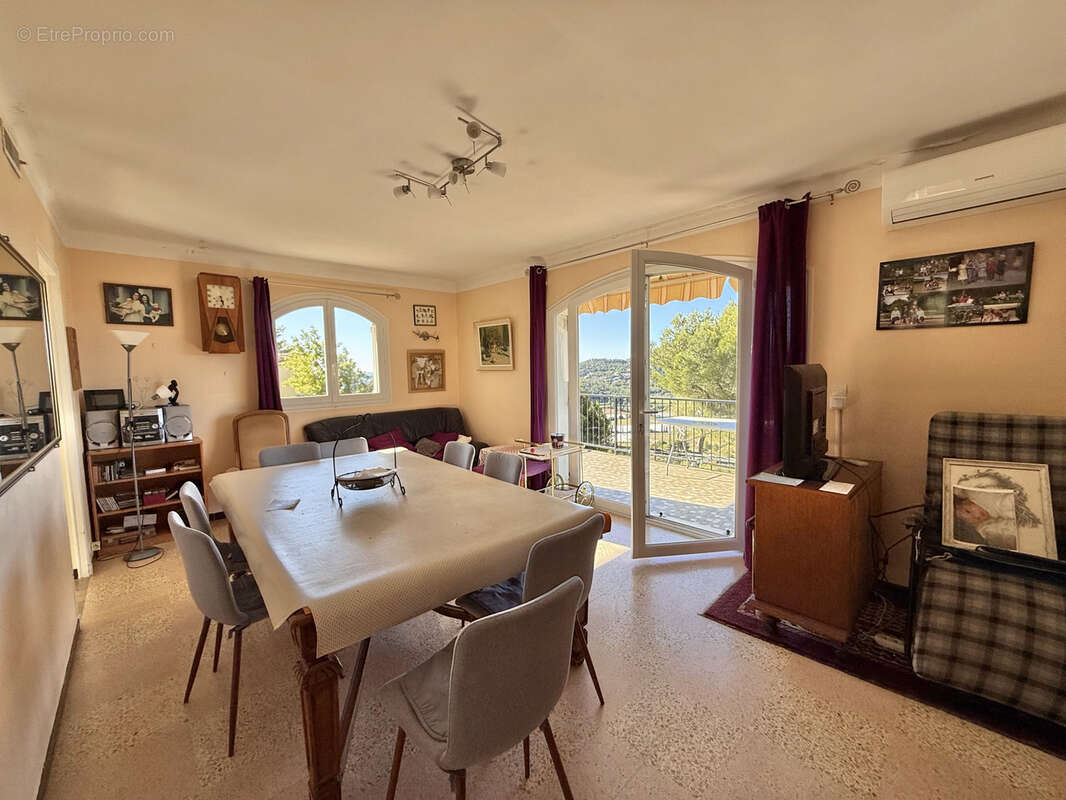 Maison à CARQUEIRANNE