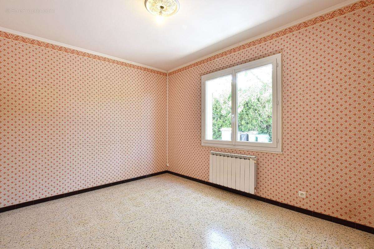 À 5 minutes de Gignac, villa de plain-pied dans un environnement paisible !!! SOUS OFFRE D'ACHAT ACCEPTÉE !!! - photo 16